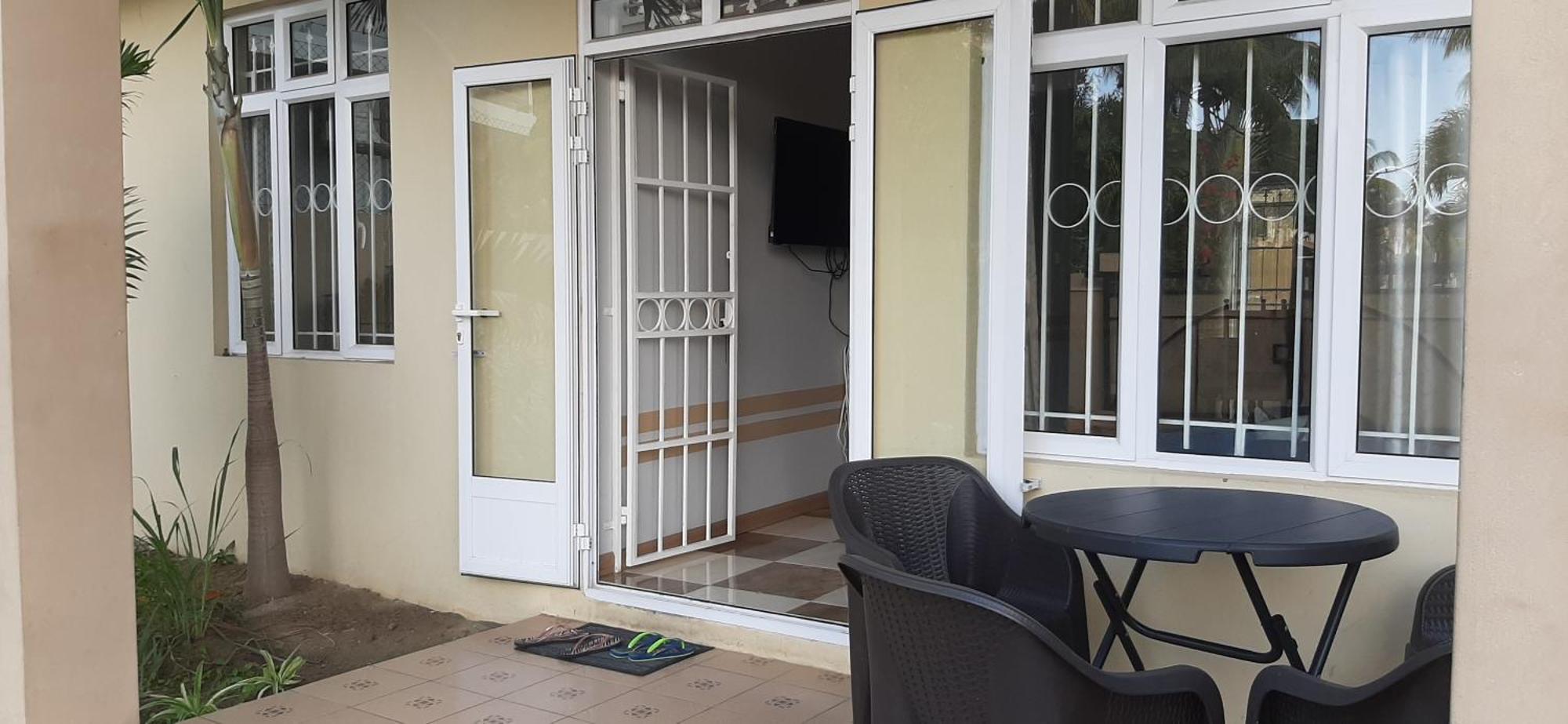 Ground Floor Lovely Two Bedrooms Apartment Flic-en-Flacq Buitenkant foto